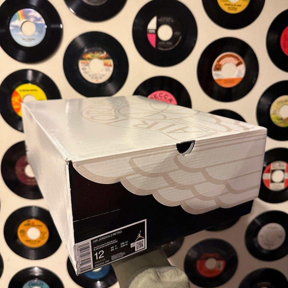 Jordan 2 Chicago - Picture 3 of 3